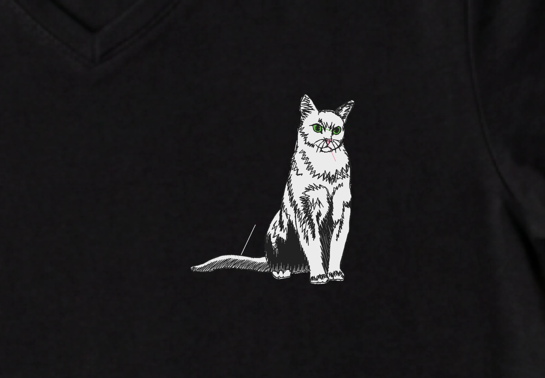 Tricou Dama Pisica Alba cu Ochi Verzi