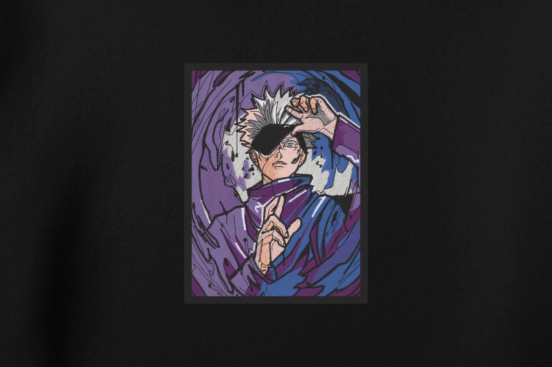 Prim-plan pe broderia unui hanorac anime Gojo — relieful firului cusut, Kinzello